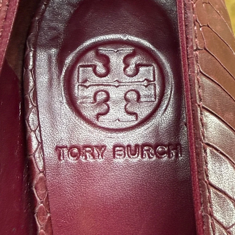 Tory Burch Red Snake Embossed Pumps 6.5 M Round‎ Toe Dressy Office Modern Heels